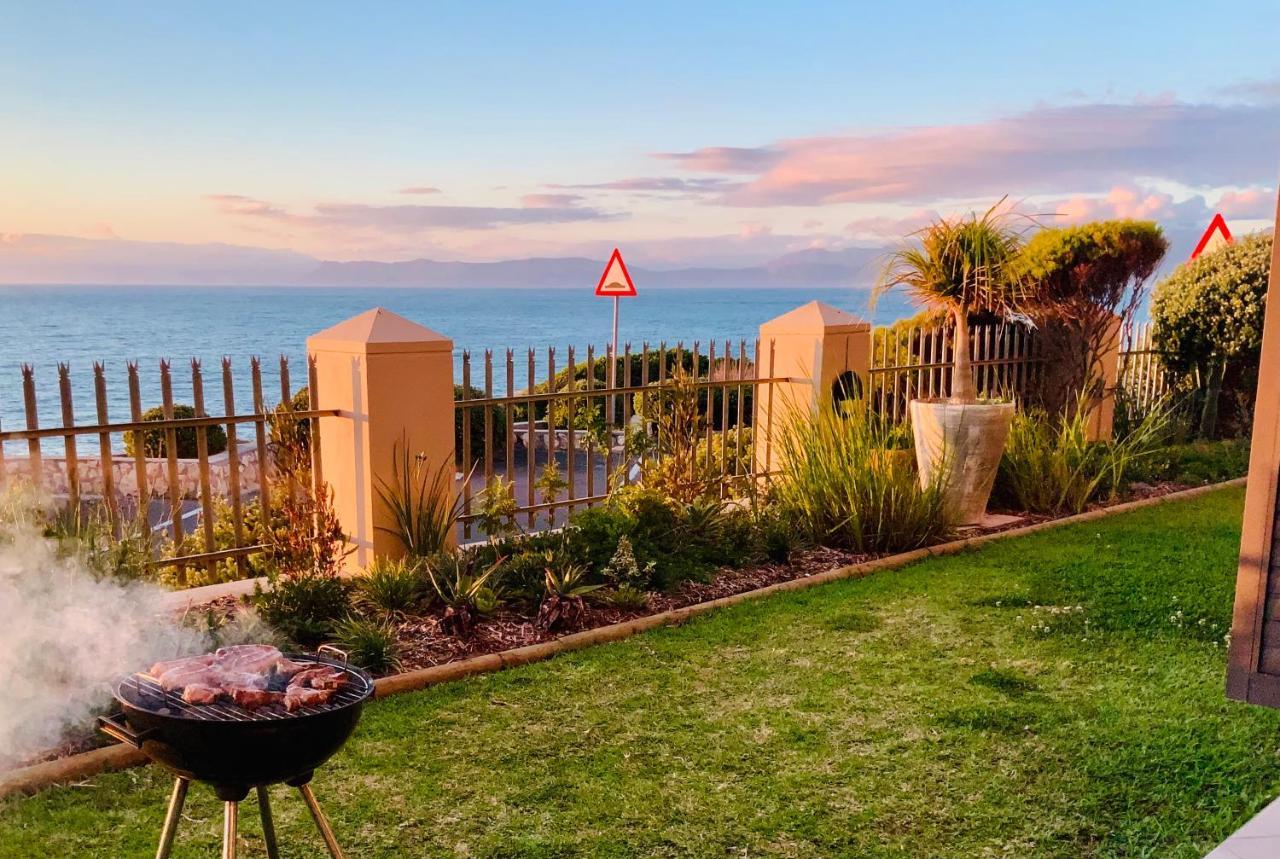 Sage At Whale Cove - Sea Facing Apartment De Kelders Dış mekan fotoğraf